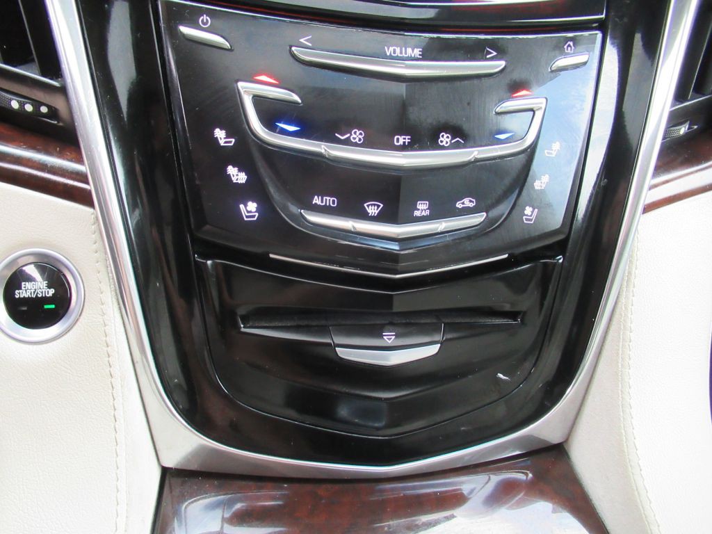 2015 Cadillac Escalade Image 24