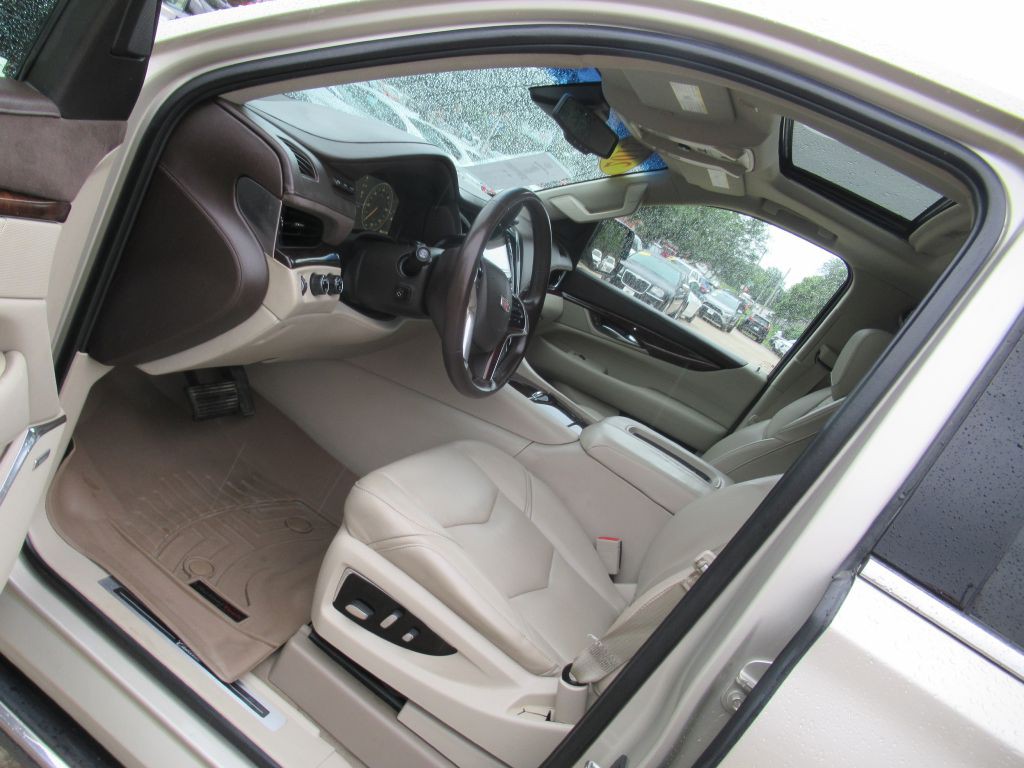 2015 Cadillac Escalade Image 30