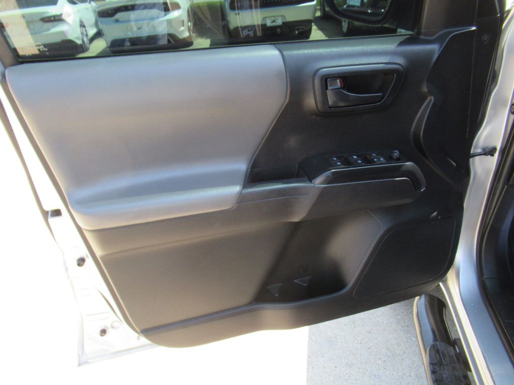 2022 Toyota Tacoma Image 10