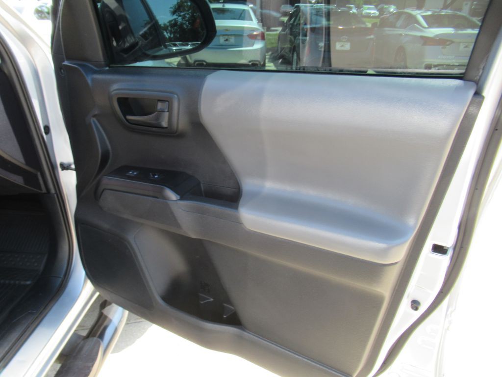 2022 Toyota Tacoma Image 13