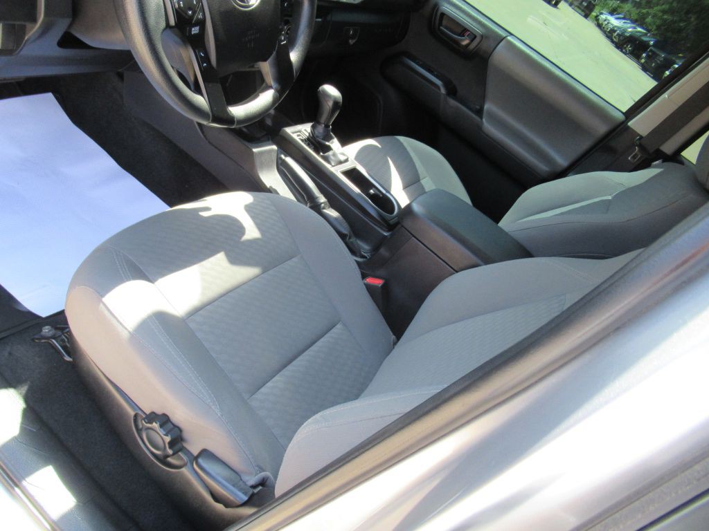 2022 Toyota Tacoma Image 17