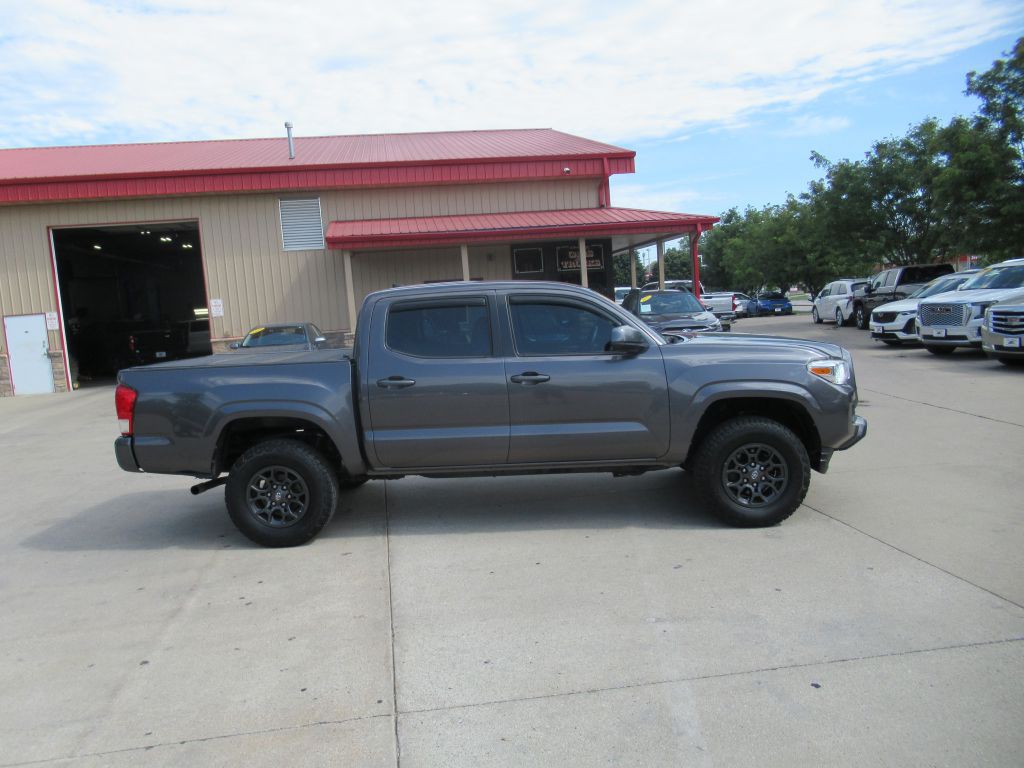 2016 Toyota Tacoma Image 4