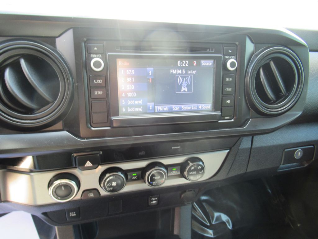 2016 Toyota Tacoma Image 22