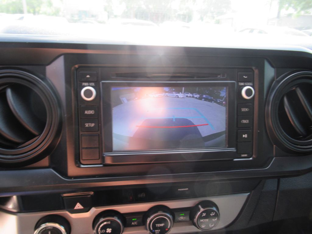 2016 Toyota Tacoma Image 23