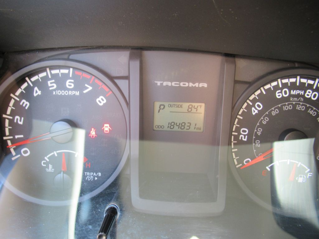2016 Toyota Tacoma Image 25