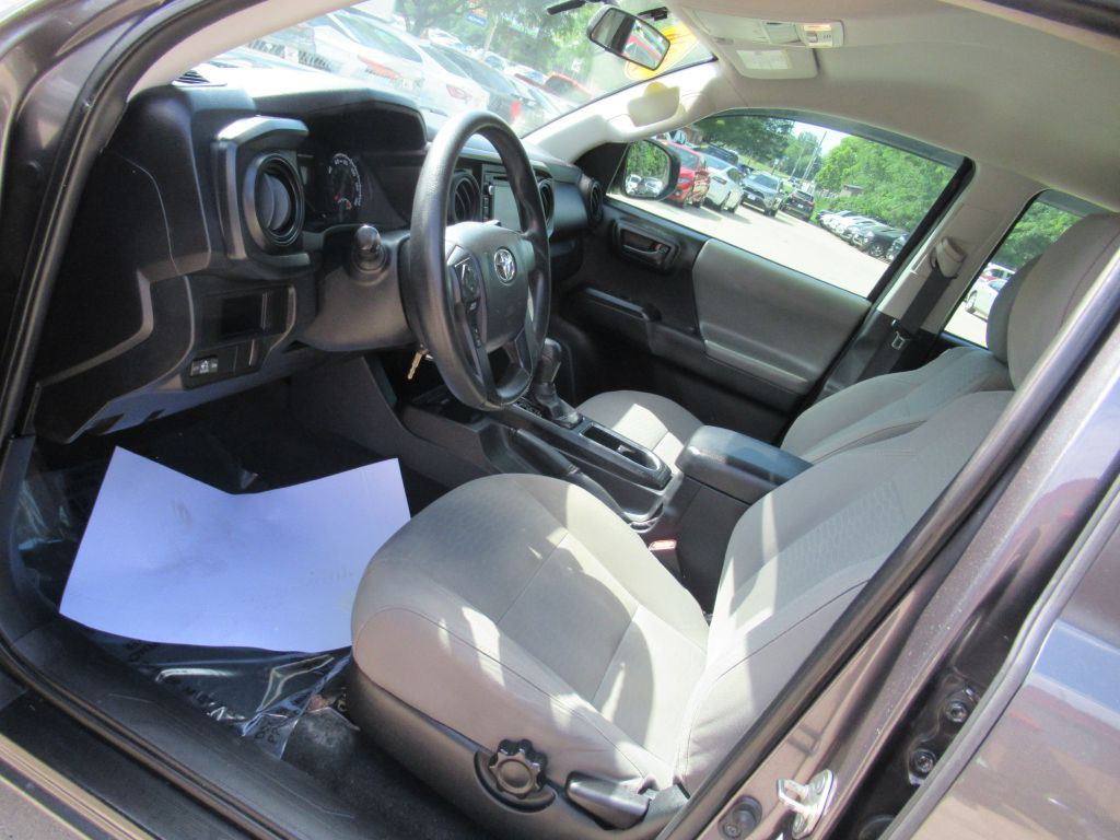 2016 Toyota Tacoma Image 26