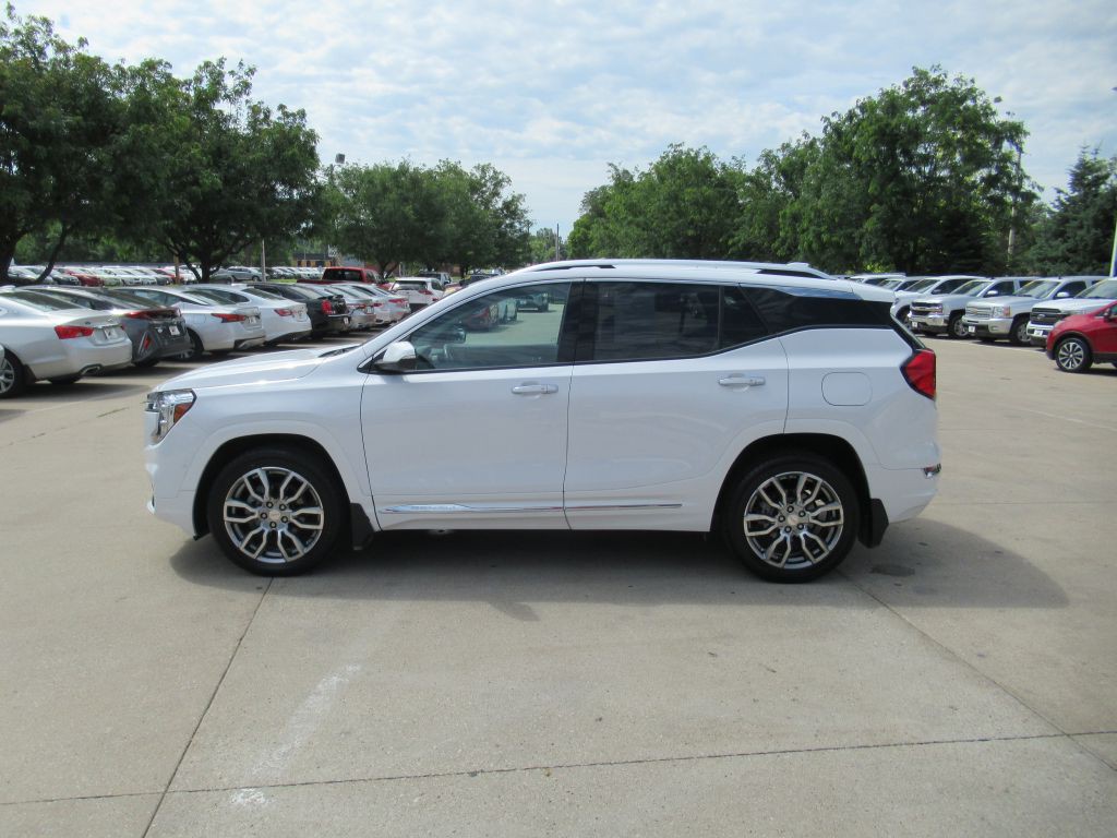 2022 GMC Terrain Image 8