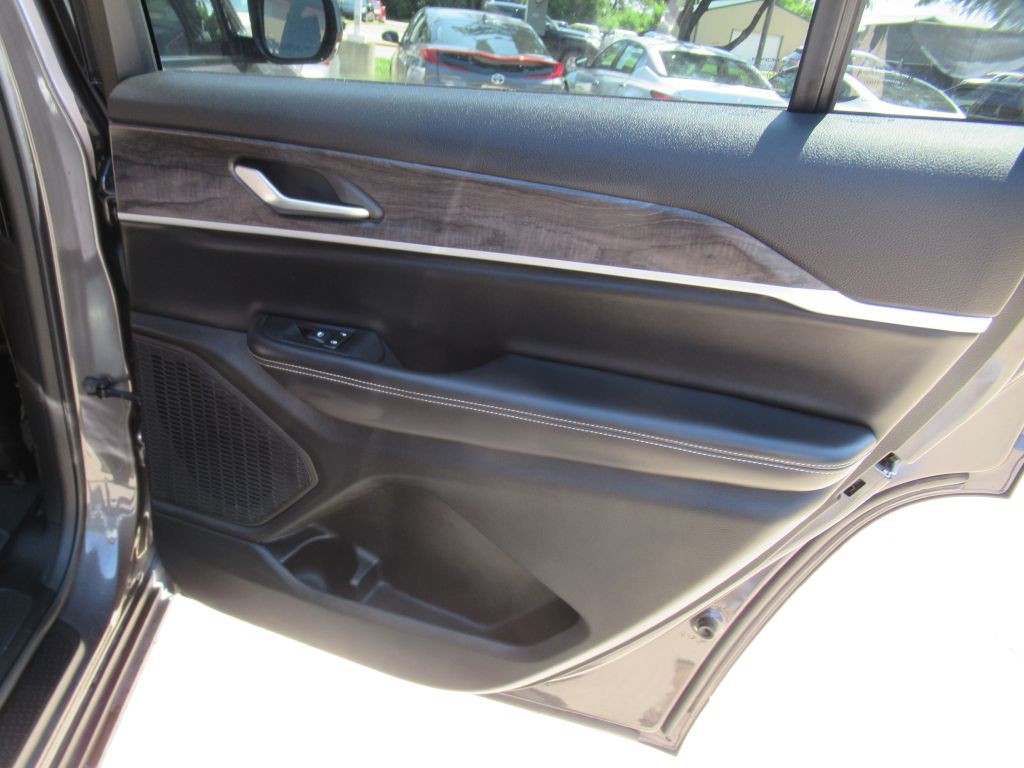 2023 Jeep Grand Cherokee Image 12