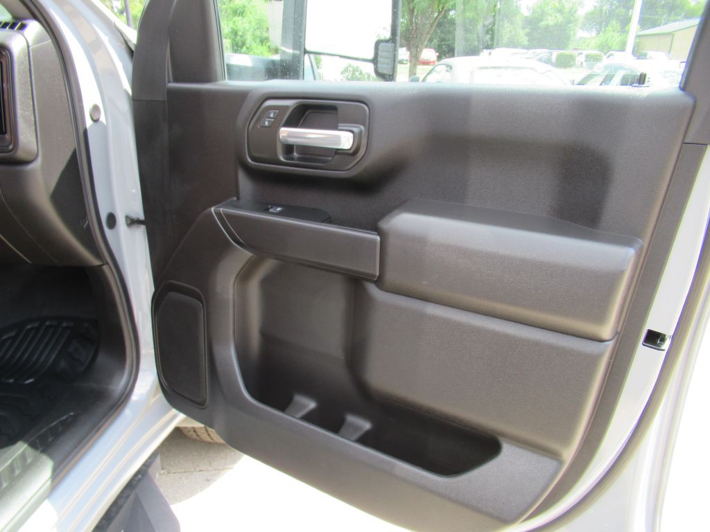 2024 GMC Sierra Image 12