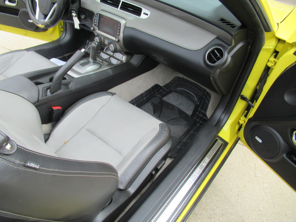2015 Chevrolet Camaro Image 14