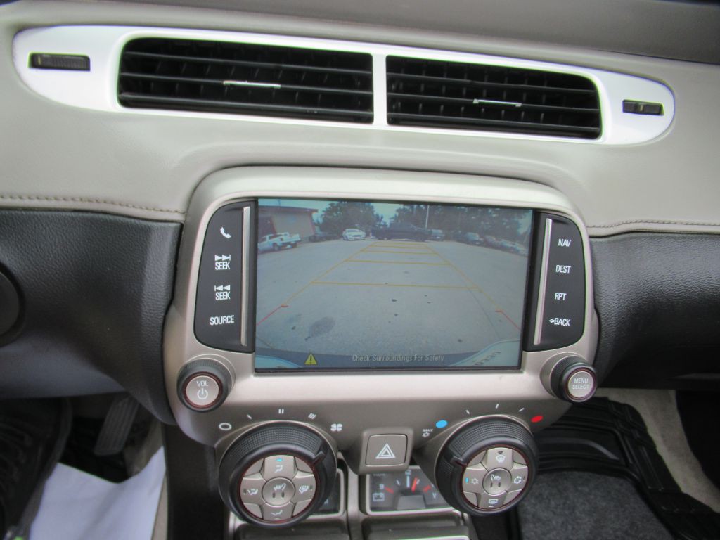 2015 Chevrolet Camaro Image 21