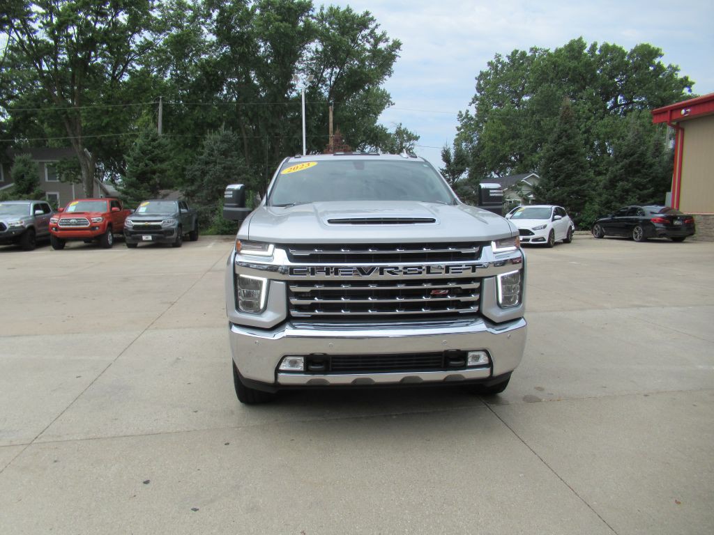 2023 Chevrolet Silverado 1500 Image 2