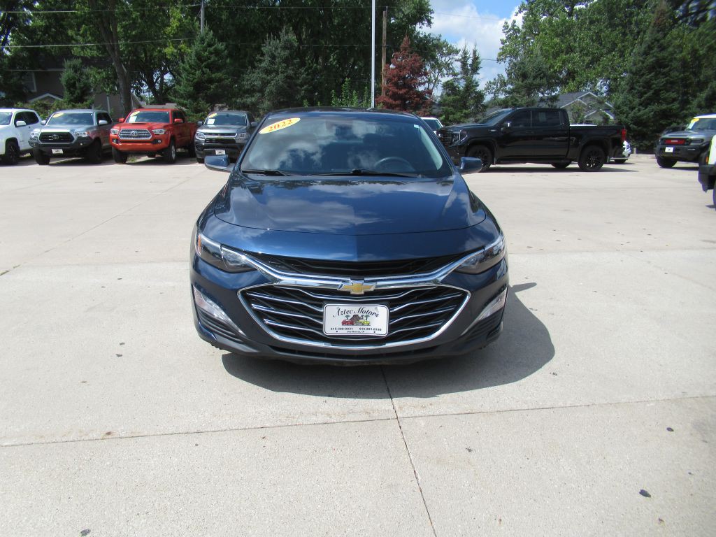 2022 Chevrolet Malibu Image 2