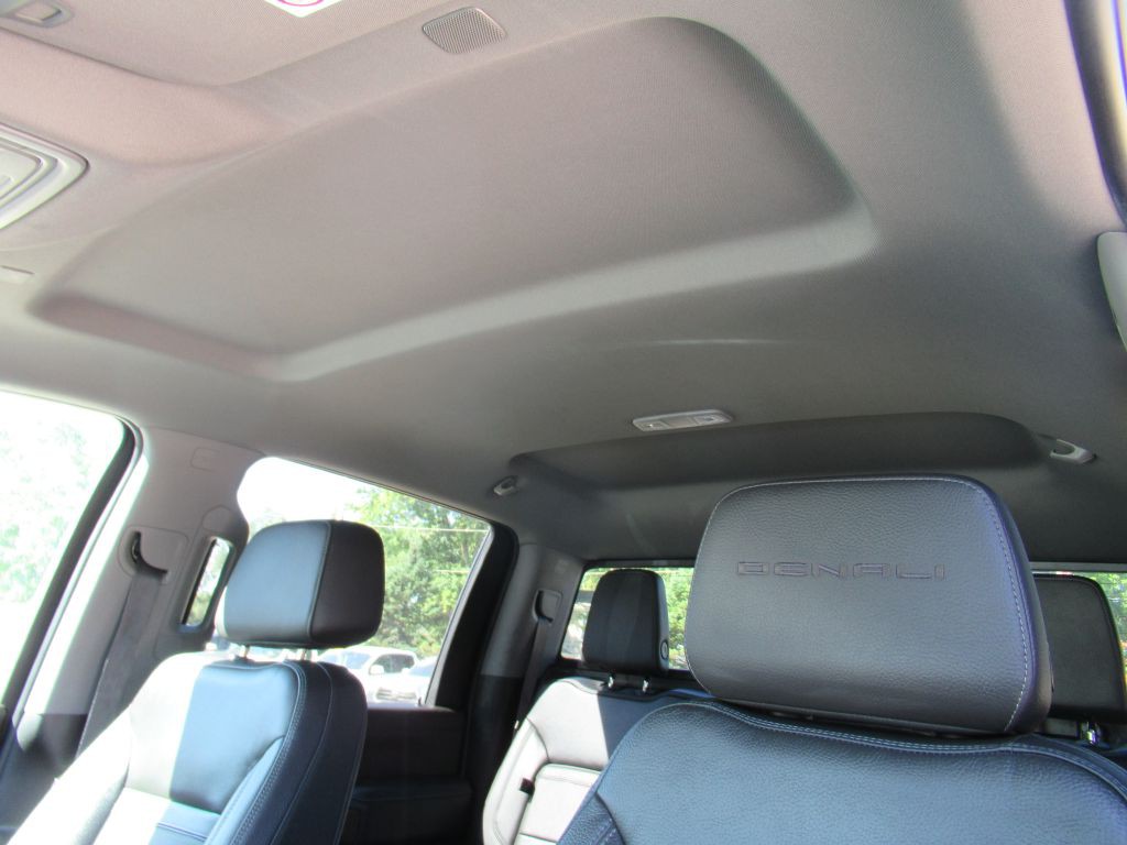 2022 GMC Sierra Image 18