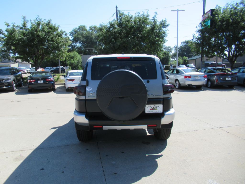 2011 Toyota FJ Cruiser Image 6