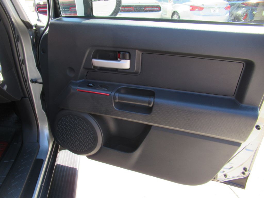 2011 Toyota FJ Cruiser Image 13