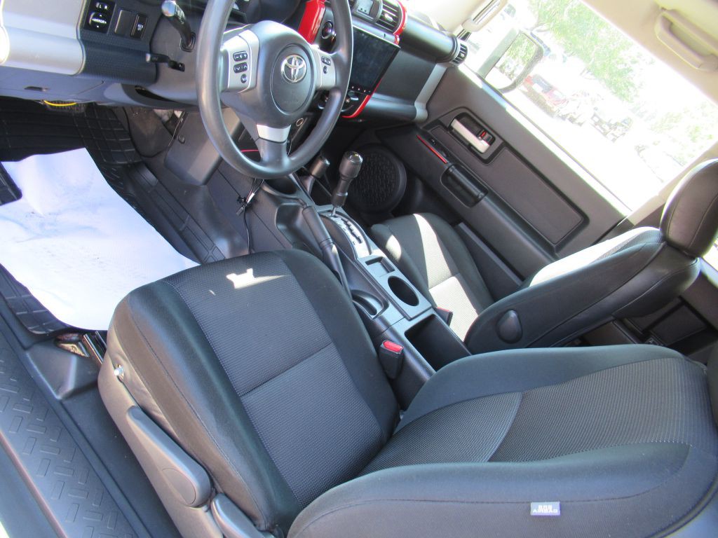 2011 Toyota FJ Cruiser Image 17