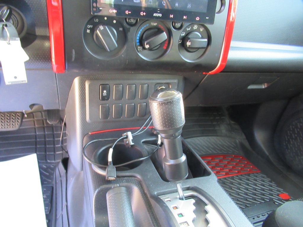 2011 Toyota FJ Cruiser Image 20