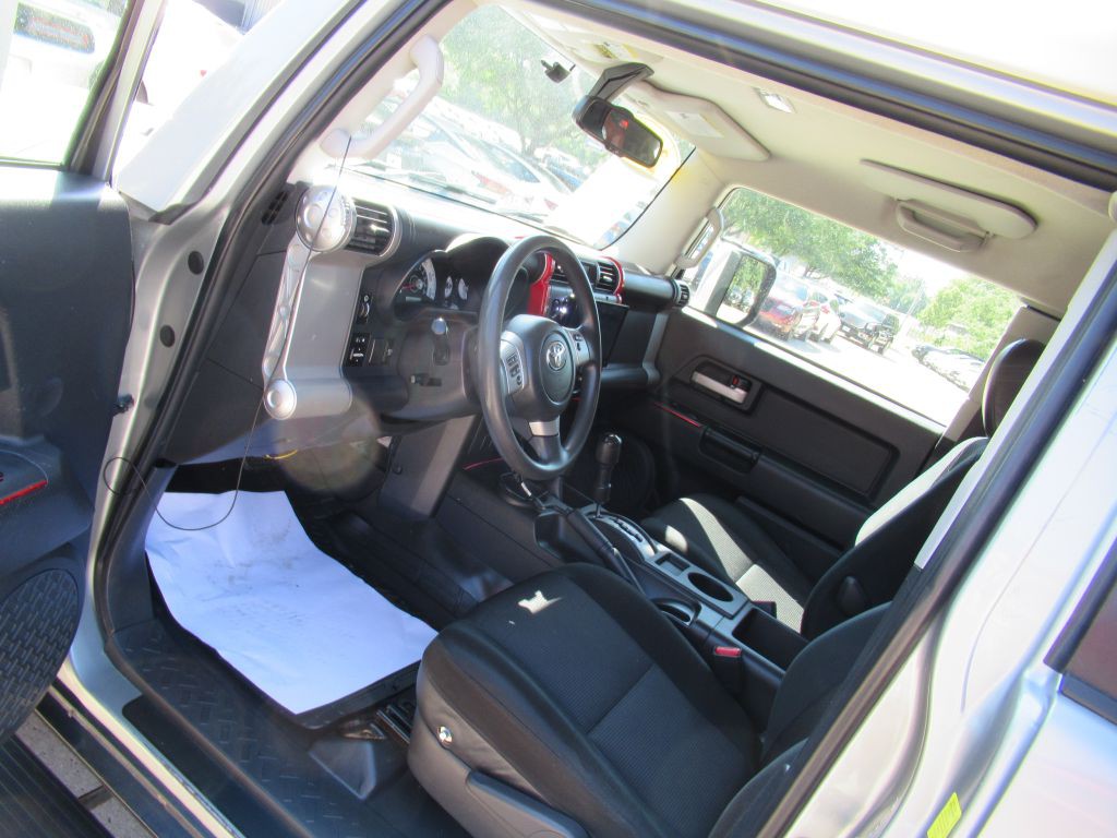 2011 Toyota FJ Cruiser Image 25