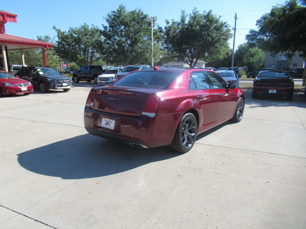 2023 Chrysler 300 Image 5