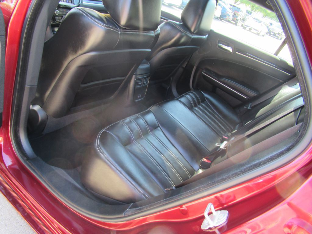 2023 Chrysler 300 Image 16