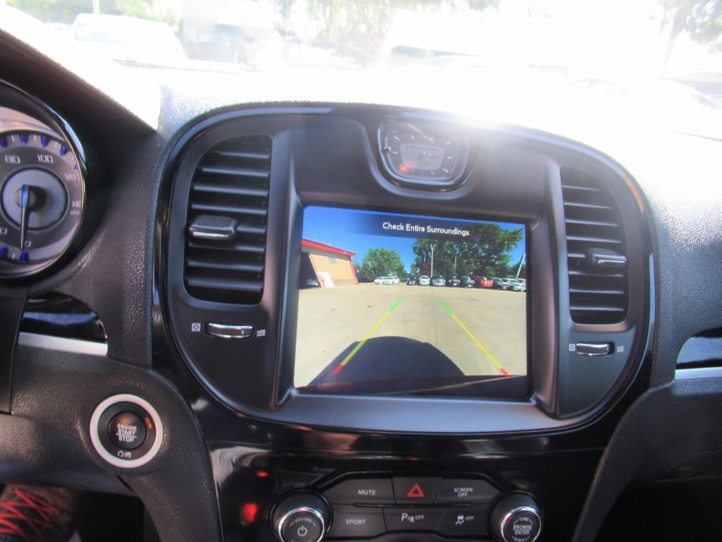 2023 Chrysler 300 Image 23