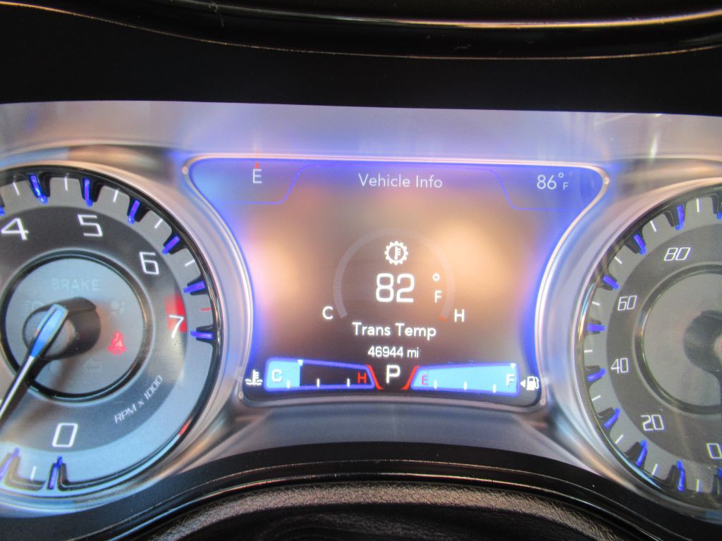 2023 Chrysler 300 Image 25