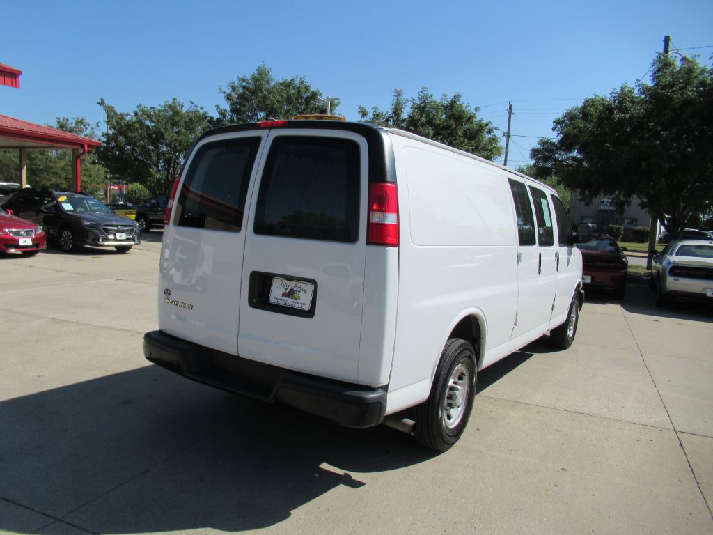 2020 Chevrolet Express Image 5