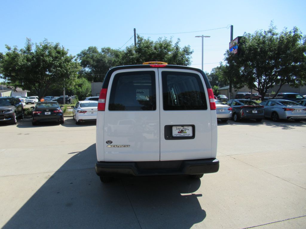 2020 Chevrolet Express Image 6
