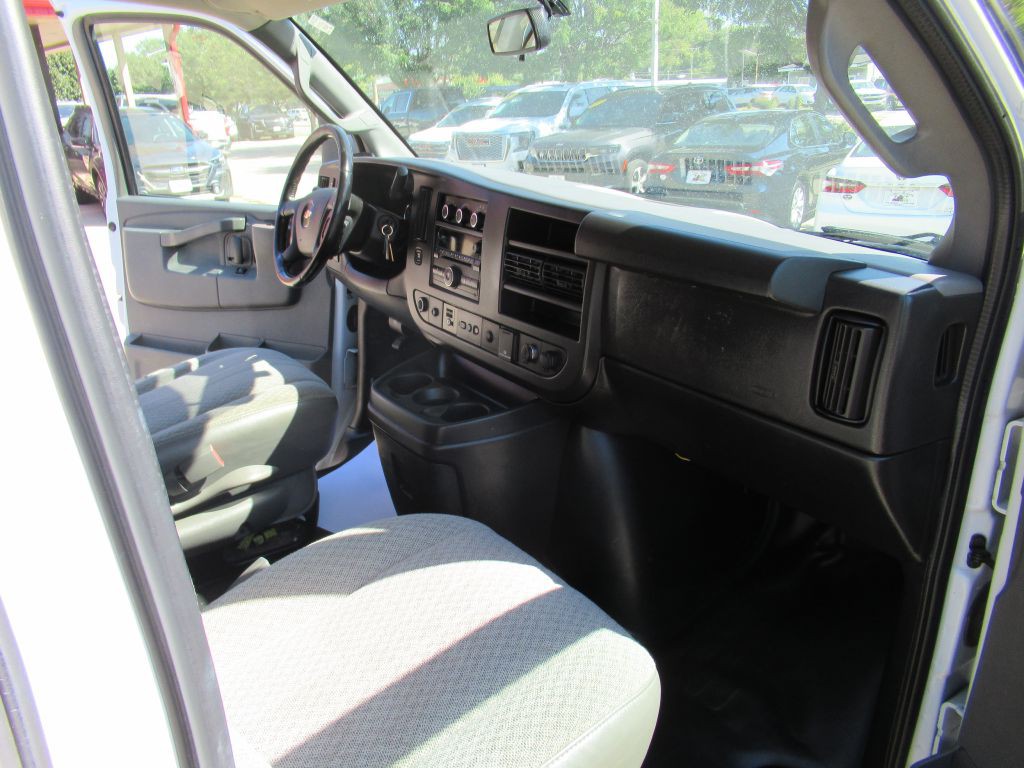 2020 Chevrolet Express Image 12