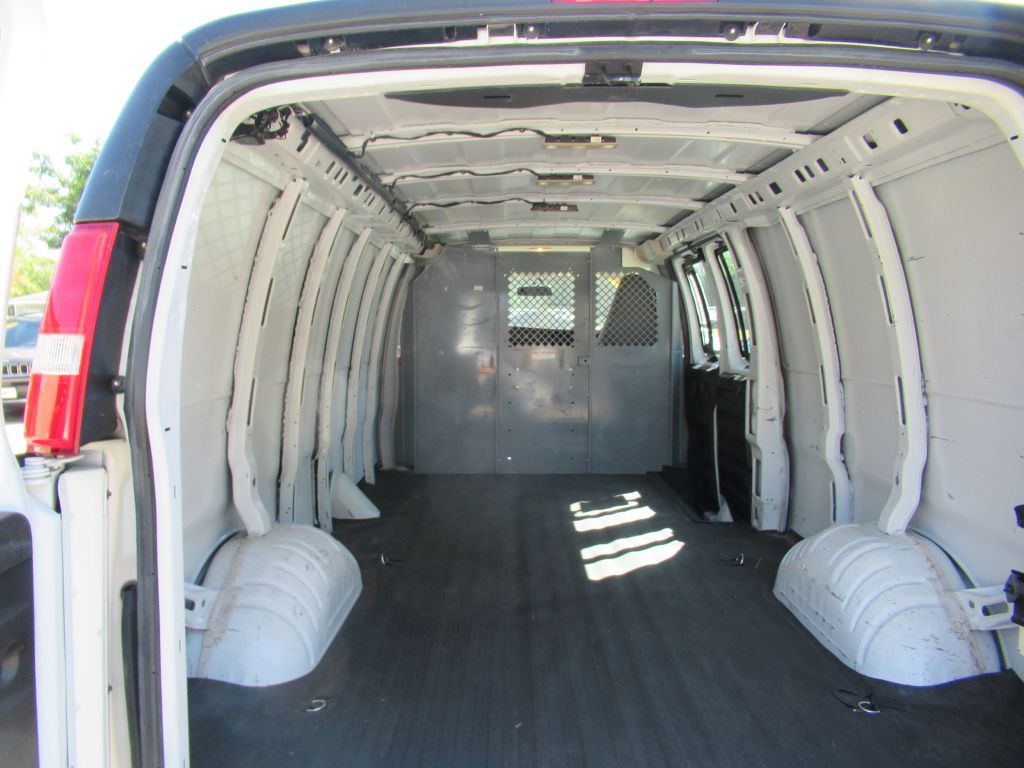 2020 Chevrolet Express Image 13