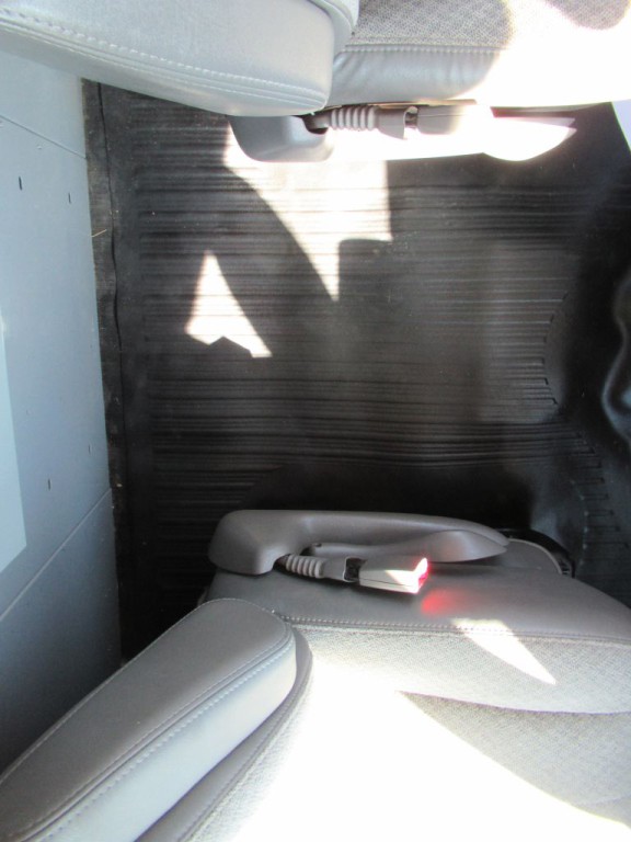 2020 Chevrolet Express Image 15