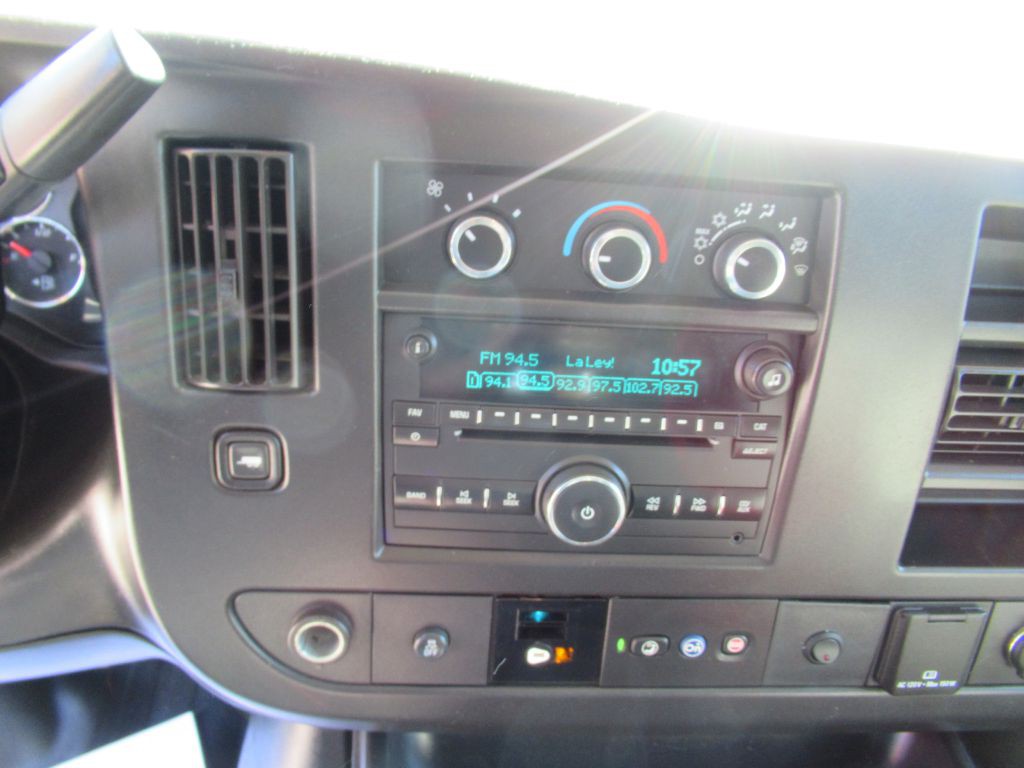 2020 Chevrolet Express Image 17