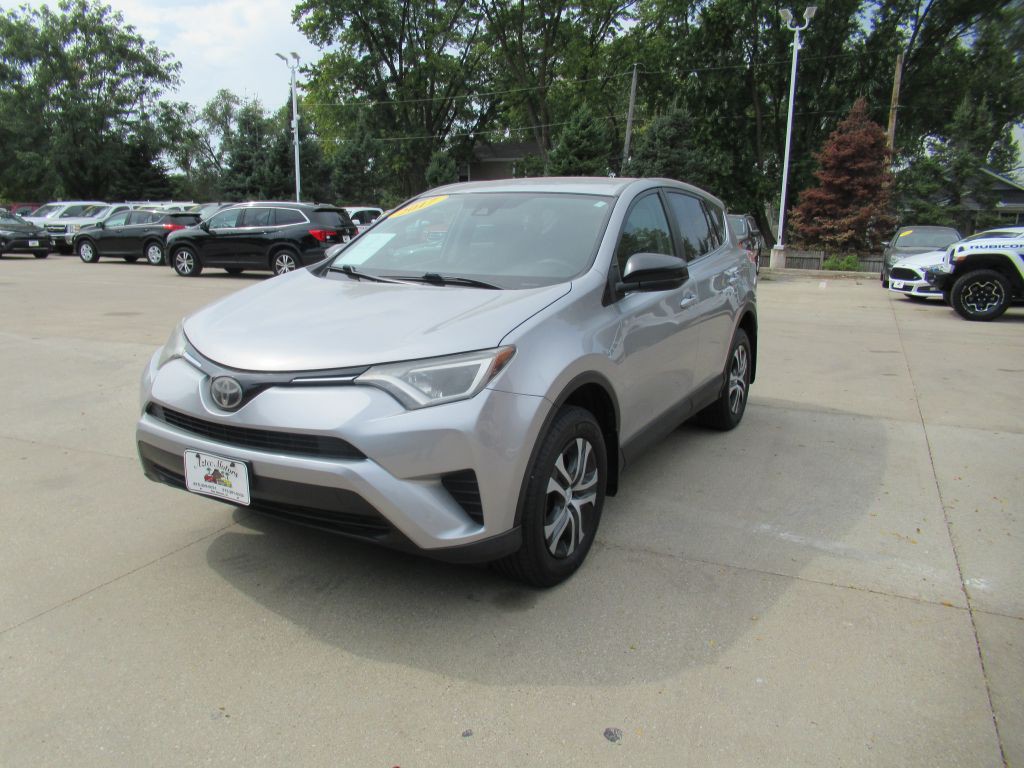 2017 Toyota Rav4 Image 1