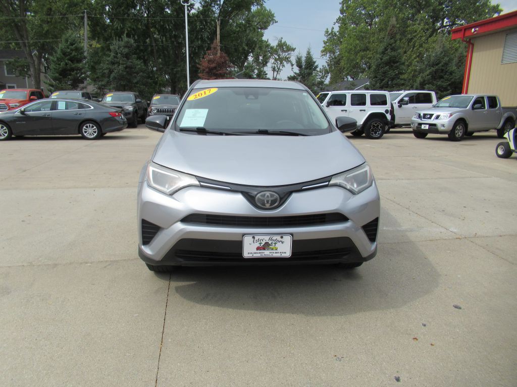 2017 Toyota Rav4 Image 2