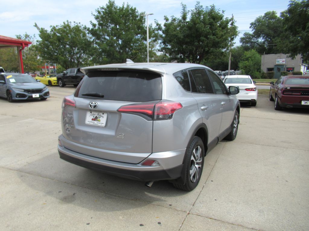 2017 Toyota Rav4 Image 5