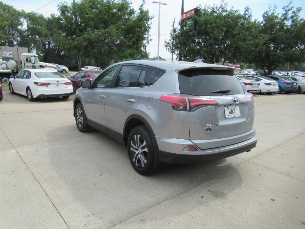 2017 Toyota Rav4 Image 7