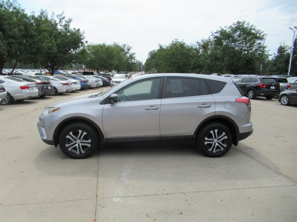 2017 Toyota Rav4 Image 8
