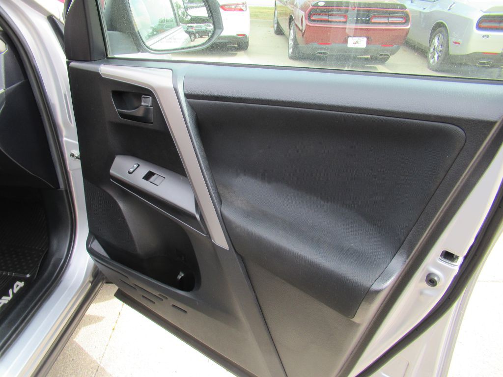 2017 Toyota Rav4 Image 13