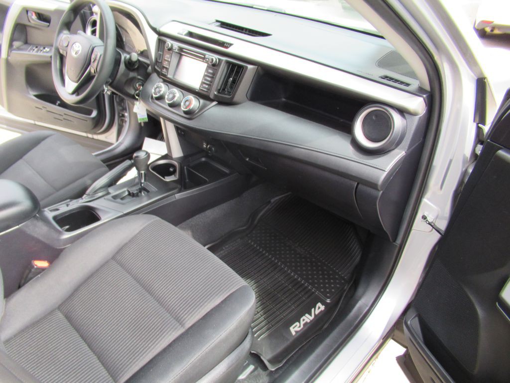 2017 Toyota Rav4 Image 14