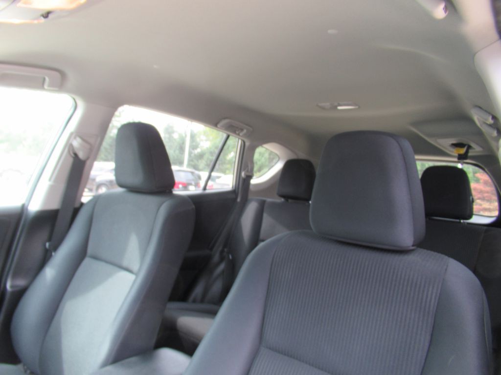 2017 Toyota Rav4 Image 18