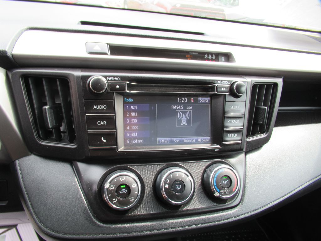 2017 Toyota Rav4 Image 22