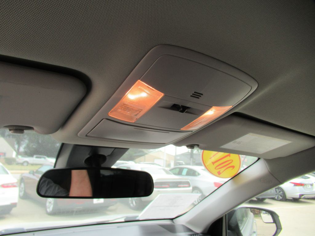 2017 Toyota Rav4 Image 24