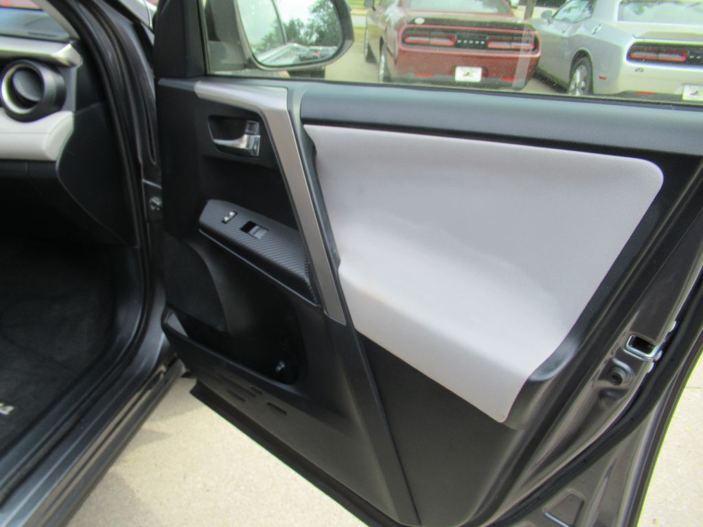 2015 Toyota Rav4 Image 13