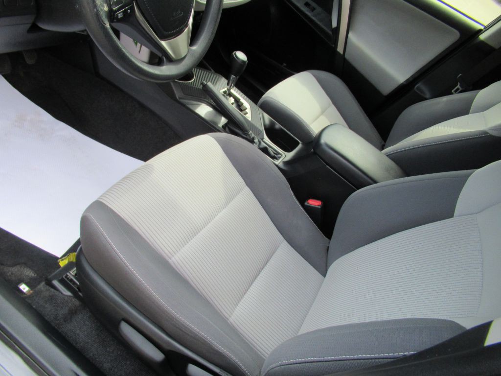 2015 Toyota Rav4 Image 17