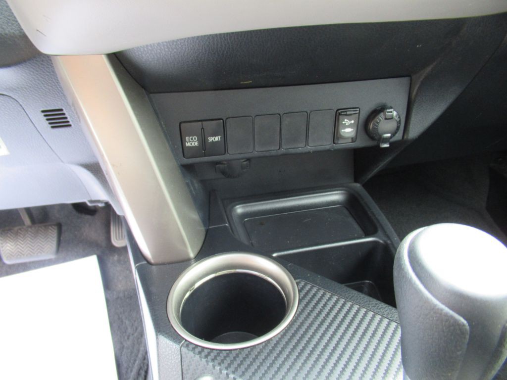2015 Toyota Rav4 Image 21