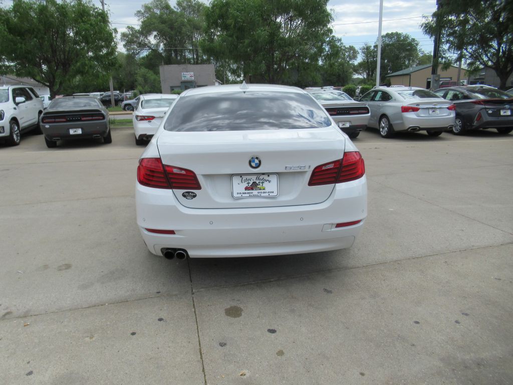 2016 BMW 5 Series Image 6