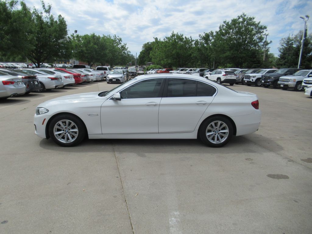 2016 BMW 5 Series Image 8