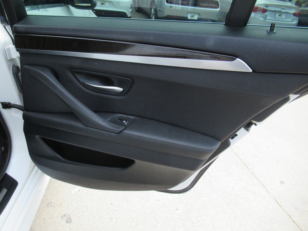 2016 BMW 5 Series Image 12