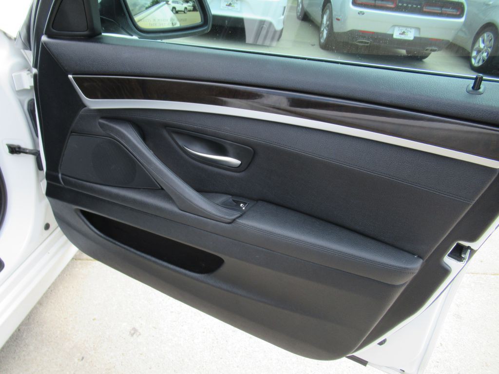 2016 BMW 5 Series Image 13